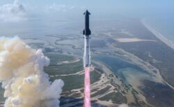 「スペースX」の新型巨大ロケット、打ち上げテストに成功
