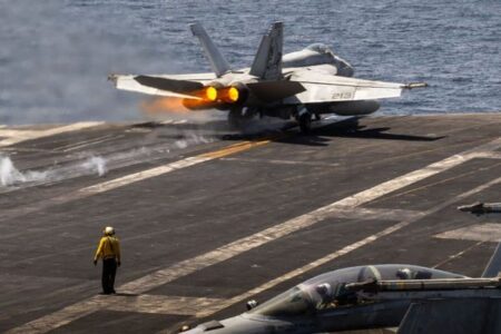 米軍がイランの港湾都市、バンダルアッバスへ攻撃、ミサイル発射基地などを叩く