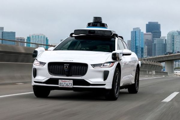 カリフォルニア州、交通違反した自動運転車に反則切符、取り締まり強化へ
