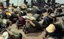 イスラエルの極右大臣、拘束された人権活動家の動画を投稿、酷い扱いに各国が非難