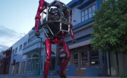 中国のロボット企業が、量産できる本格的なパワードスーツを発表