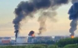 ウクライナ軍がロシア最大級の石油ターミナルを攻撃、サンクトペテルブルクに黒煙