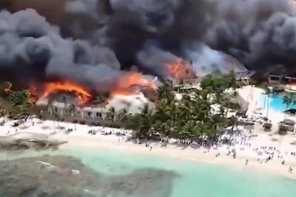 ドミニカ共和国のホテルで大規模火災が発生、1人の宿泊客が死亡