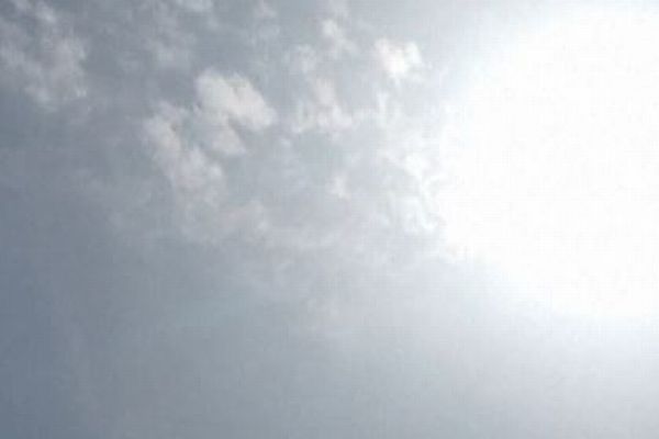 ヨーロッパ各地で猛暑、気温が40℃近くまで到達