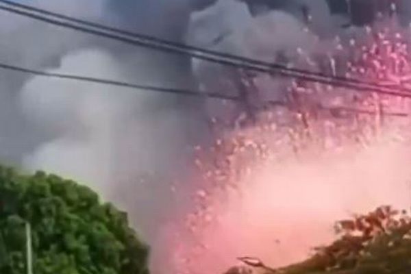 ミャンマーで爆発物の保管庫が大爆発、45人以上が死亡