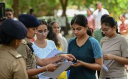 インドで医学部を目指す200万人以上の受験生が再テスト、試験問題が漏洩