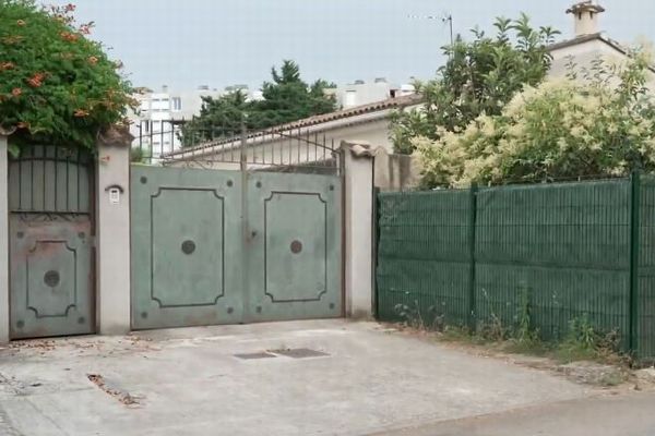 猛暑に見舞われたフランス、車内で2人の子供が死亡