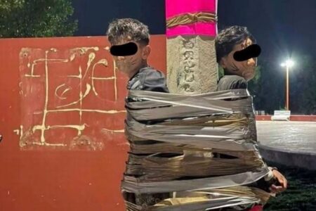 「バットマン」と呼ばれる謎の自警団、バイク泥棒をテープで縛りつける【メキシコ】