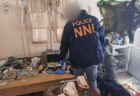 ディズニーの人気アトラクションで事故、少年が15mの滝を滑り落ちる【動画】