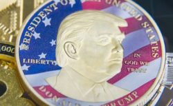 トランプ氏、大統領就任後に22億ドル以上の収益、地位を利用して稼ぐ