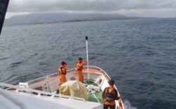 インドネシアで旅客船が沈没、7歳の少女を含む5人の生存者を発見