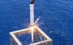 中国が1段目のロケットの回収に成功、海上基地に垂直降下【動画】