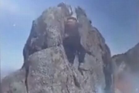 ブラジルの山で男性がカメラに向かってポーズ、足を踏み外し転落【動画】