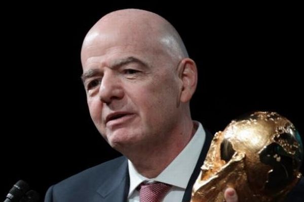 FIFAが商業権を投資家に売却する計画を発表、強い反発を招く