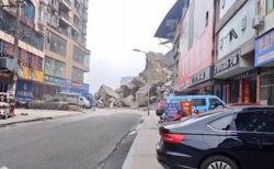 中国の重慶で大規模な土砂崩れが発生、救出作業が続く【動画】