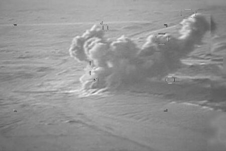 米軍がイランへの空爆を継続、トランプ氏はさらなる攻撃を指示