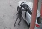 見知らぬ人々に水鉄砲を浴びせ、動画を撮影していた男を逮捕