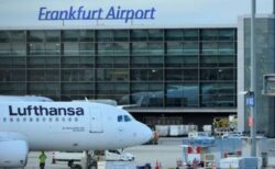 ドイツの空港で職員がマラリアに感染、2人が死亡