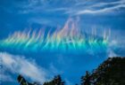 炎のように揺らめく虹、NASAが珍しい大気現象の写真を掲載