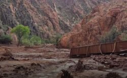 グランドキャニオンで鉄砲水が発生、少なくとも15人が行方不明