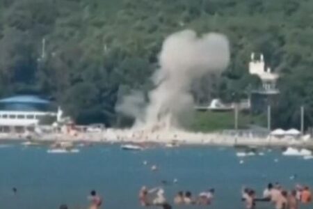 ロシアの海岸にウクライナ製のドローンが墜落、7人が死亡【動画】