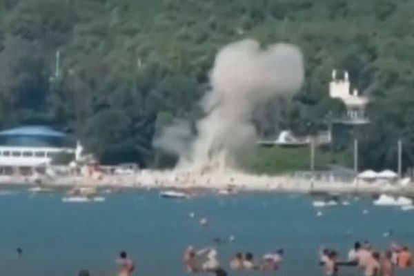 ロシアの海岸にウクライナ製のドローンが墜落、7人が死亡【動画】