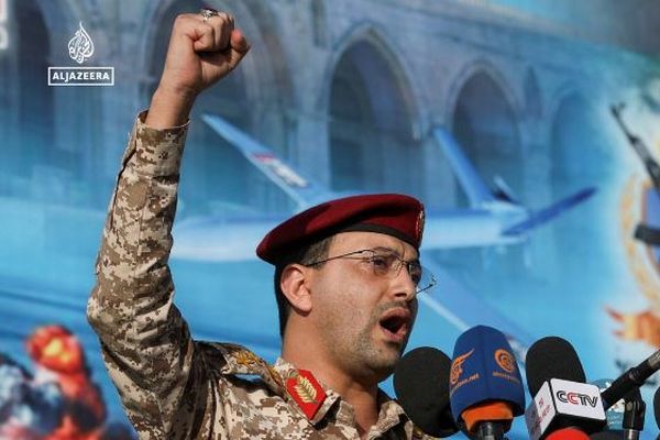 「フーシ派」がイエメン政府軍の拠点を攻撃、数十人が死傷