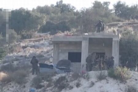イスラエル軍がヨルダン川西岸地区へも空爆、3人のパレスチナ人を殺害