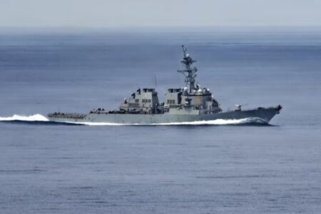 南シナ海で米海軍の駆逐艦が停電、4日間も乗組員が不自由な生活