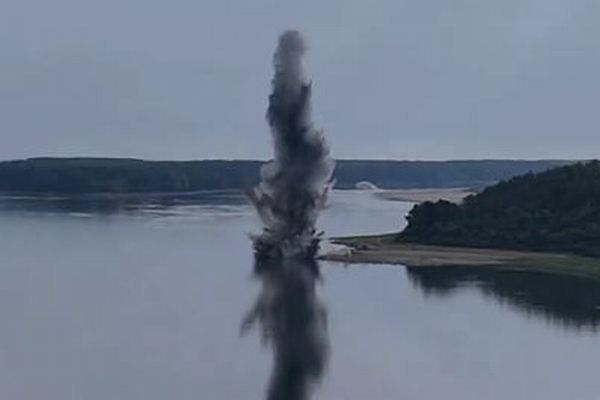 【ルーマニア】原発へ冷却水を供給するため、ドナウ川で制御爆破を実施
