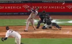 ヤンキースタジアムで試合中、飛んできたバットで負傷した女性、裁判を起こす