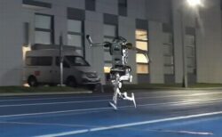 中国の科学者たちが、ウサイン・ボルトを凌駕する速さのロボットを開発