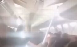イランの旅客機が故障し、機内の天井が崩落、撮影された動画が恐ろしすぎる