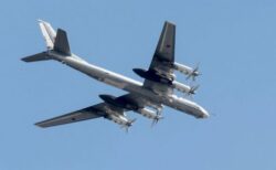 ロシア軍の爆撃機「Tu-95」が訓練中に墜落、6人が死亡