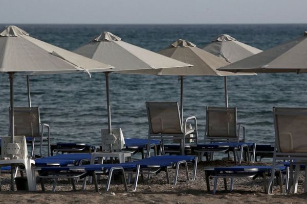 ギリシャの海岸で高齢者同士が喧嘩、82歳の男性が死亡