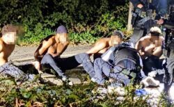 英の空軍基地付近に不審な車両、5人の男を逮捕