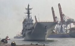 インドネシア海軍が初めて空母を保有、イタリアからの艦船が到着
