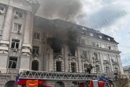 ウクライナ保安庁の本部が、ロシア軍のドローン攻撃を受ける