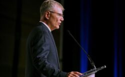 米軍が宇宙に兵器を配備、空軍の長官が初めて認める