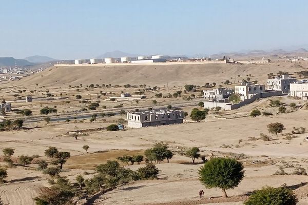 サウジアラビアが、「フーシ派」の支配する石油貯蔵施設に対し、攻撃を開始