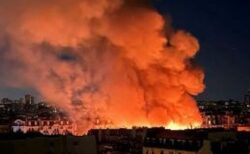 パリの中心部で火災が発生、17世紀に建てられた市場が全焼