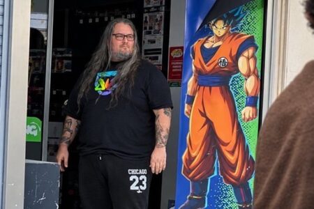 フランス各地で漫画・ゲーム専門店が略奪被害　暴徒に立ち向かった店長の映像が拡散