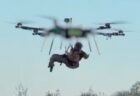遠隔操作でロボットに痴漢させた若者2人、検挙される【ドイツ】