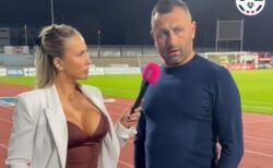 チェコのサッカーの監督、セクシー過ぎる女性リポーターに目を合わせず【動画】