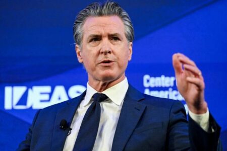 「イランにLAを破壊させよう」トランプ氏の発言に、カリフォルニア州知事らが批判