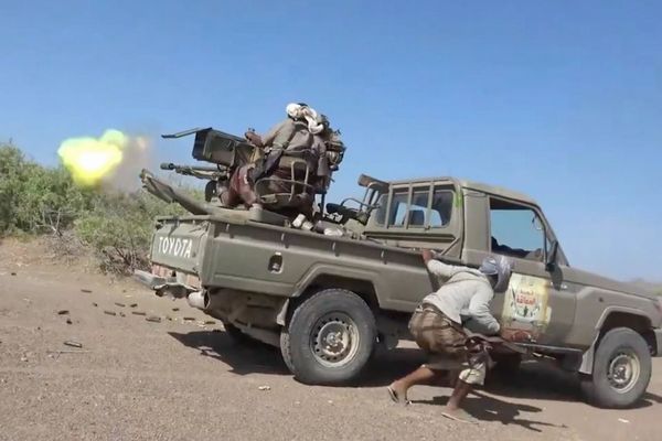 サウジアラビアと「フーシ派」が攻撃の応酬、イエメン国内では人道危機