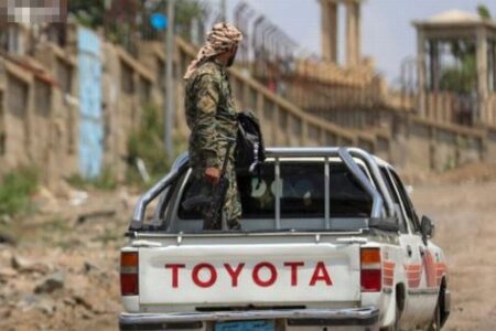 「フーシ派」がイエメンの訓練センターを攻撃、58人が死亡