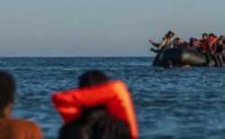 英仏海峡横断中に小型ボートが沈没した事件、6人の男に有罪判決