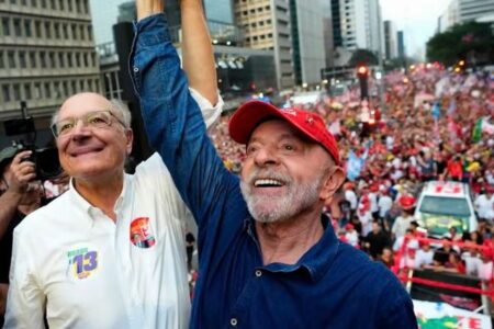 ブラジルの大統領選挙でルーラ氏が勝利、再選を果たす