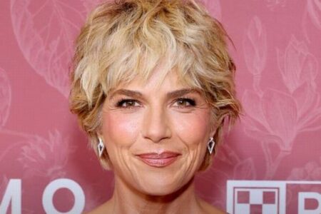 米女優が機内で客室乗務員に暴行、空港で逮捕される